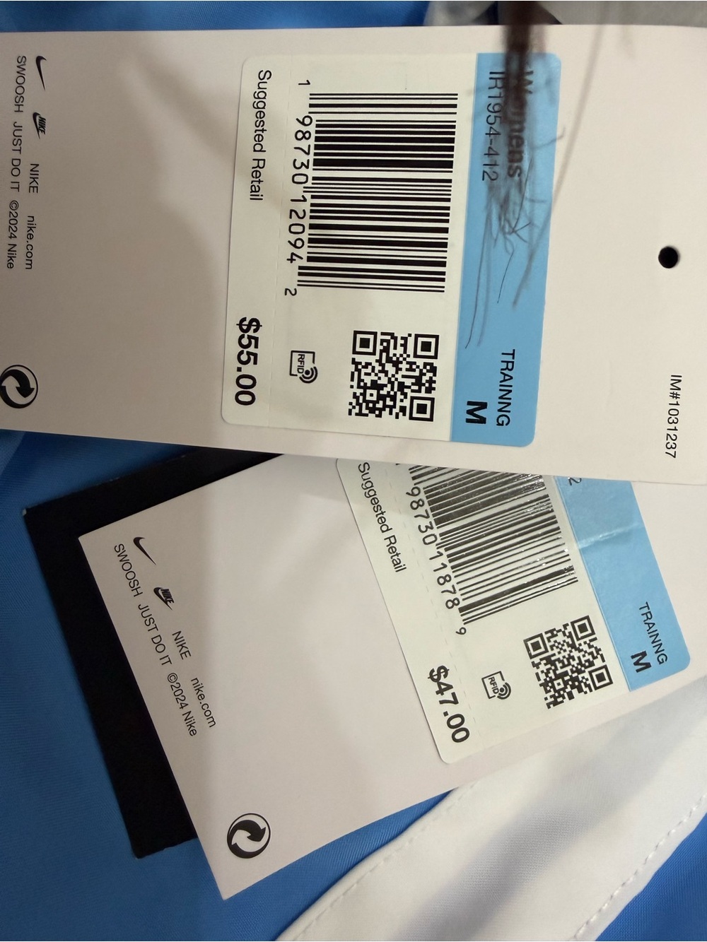 NEW Nike Women’s Top & Shorts Set size M - Picture 2 of 2